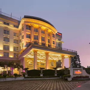 ramada-plaza-chandigarh-zirakpur.shimlahotels.net/